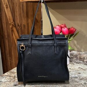 Salvatore Ferragamo EUC Amy Gancini Tote Bag Black  Pebbled Leather